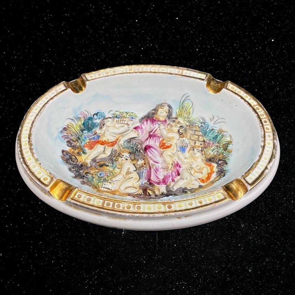 Mid 20th Century‎ Italian Capodimonte Porcelain Cherub Oval Ashtray 2”T 8”W